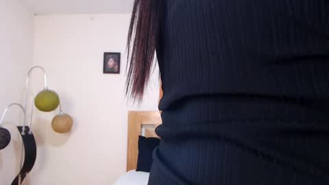 Snapshot of valesantodomingo chatting on 02/26/25, 12:38 Sofia online show from 02/26/25, 12:38