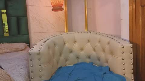 Snapshot of valetino_stonee chatting on 05/19/26, 08:59 Valentino online show from 05/19/26, 08:59