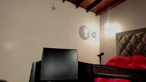 Snapshot of valetino_stonee chatting on 06/04/26, 08:48 Valentino online show from 06/04/26, 08:48