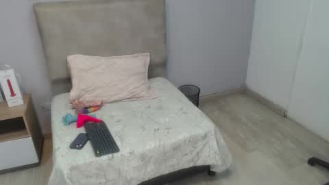 valevicious online show from 10/17/25, 07:27