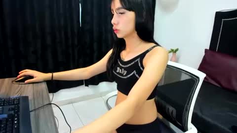 valey_nicole online show from 06/14/26, 10:45
