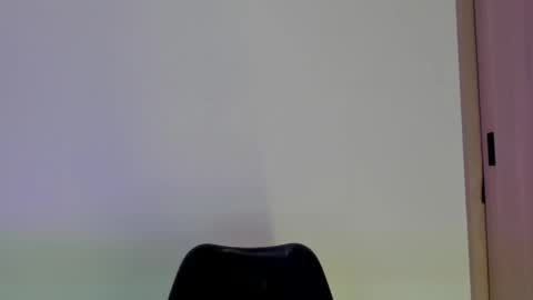 Snapshot of valezny69 chatting on 05/15/26, 04:25 Valezny V online show from 05/15/26, 04:25