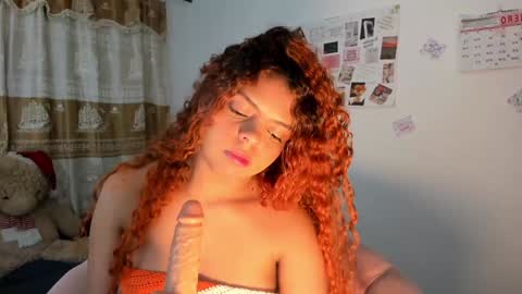 Snapshot of valientegirl_ chatting on 01/15/25, 05:50 VALIENTE online show from 01/15/25, 05:50