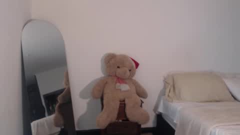 VALIENTE  online show from 03/08/26, 03:32