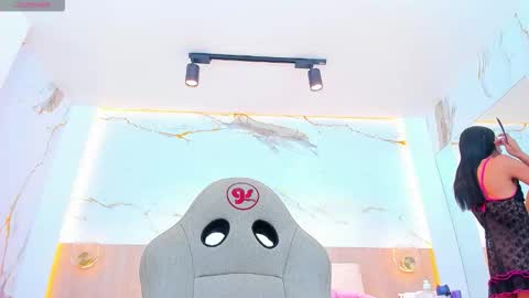  VALIRYA  online show from 12/18/25, 03:45