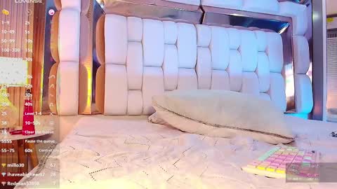 Valkiria moore  online show from 02/11/25, 08:20