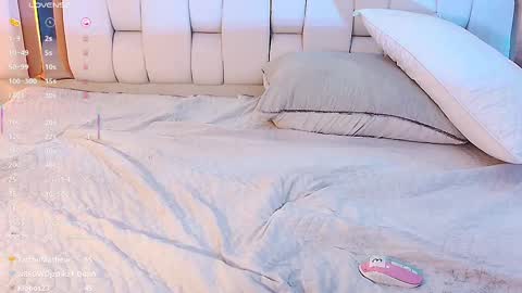 Valkiria moore  online show from 02/17/25, 07:10