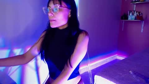 valkiry_ online show from 11/26/25, 10:00