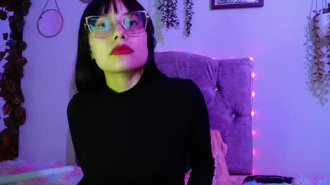 valkiry_ online show from 04/20/26, 10:33