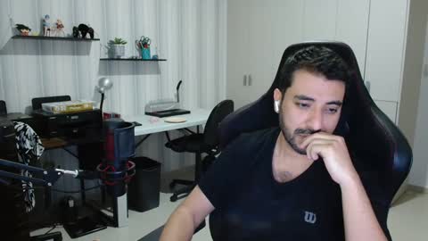 Snapshot of vallartamexi chatting on 10/07/25, 12:19 Roberto Carlos online show from 10/07/25, 12:19