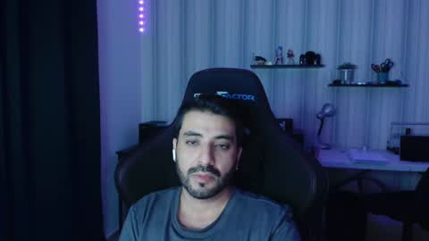 Snapshot of vallartamexi chatting on 10/12/25, 01:04 Roberto Carlos online show from 10/12/25, 01:04