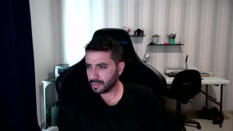 Snapshot of vallartamexi chatting on 10/20/25, 09:04 Roberto Carlos online show from 10/20/25, 09:04