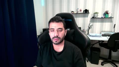 Roberto Carlos online show from 11/04/25, 02:21