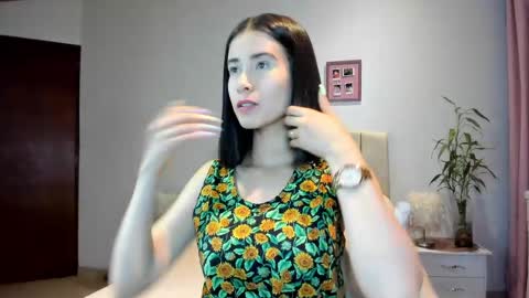 Macarena online show from 02/18/25, 01:54