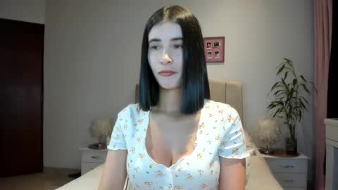 Macarena online show from 04/11/26, 12:59