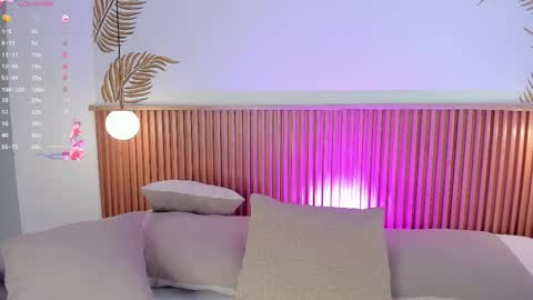 valleriie_ online show from 02/15/26, 02:47