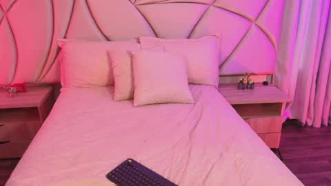 Vallery online show from 04/13/26, 01:16