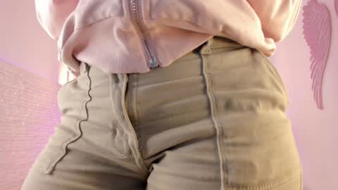 Vallolet Peach  online show from 01/09/25, 11:36