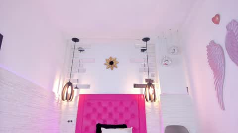 Vallolet Peach  online show from 01/31/25, 11:35