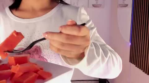 Vallolet Peach  online show from 02/11/26, 12:10