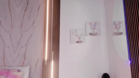 Vallolet Peach  online show from 02/13/26, 12:12