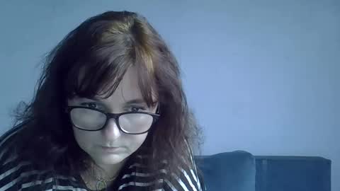 vally_bek1 online show from 11/12/25, 10:04