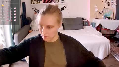 Little Devil online show from 03/15/26, 11:49