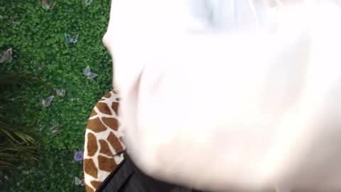 valquiria_sirgun online show from 10/10/25, 09:52