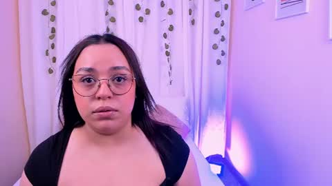 Snapshot of valreyes_ chatting on 08/07/26, 07:38 Vale online show from 08/07/26, 07:38