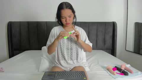 valtira nova online show from 02/27/25, 03:47