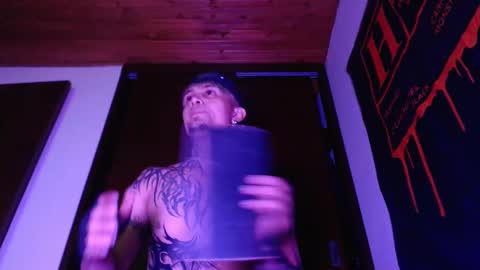 david guzman i model independenthelp me with a thumbs up online show from 02/13/25, 06:09