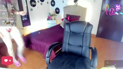 Snapshot of vampirella_crazy chatting on 05/29/26, 03:04 Valeria online show from 05/29/26, 03:04