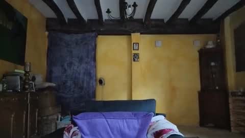 vampwoman online show from 11/06/25, 07:20