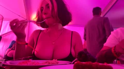 vanessa online show from 04/23/26, 02:24