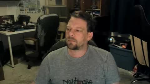 Snapshot of vandonh chatting on 11/17/25, 04:18 vandonh online show from 11/17/25, 04:18