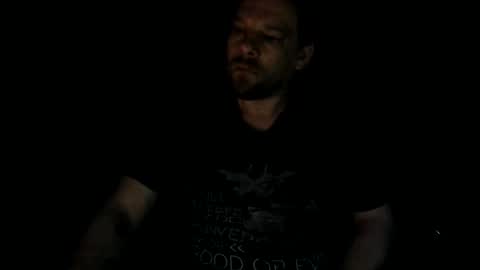 Snapshot of vandonh chatting on 04/07/26, 04:57 vandonh online show from 04/07/26, 04:57