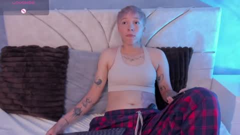 vane_grey online show from 06/25/26, 07:40
