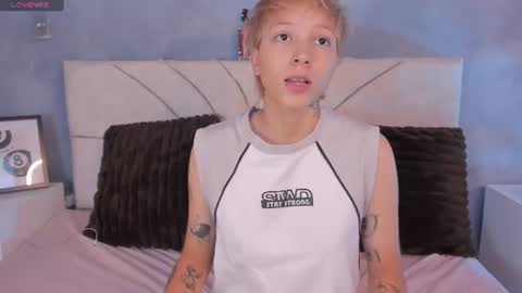vane_grey online show from 07/11/26, 06:54
