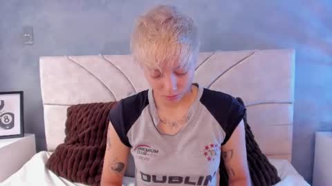 vane_grey online show from 07/25/26, 04:59