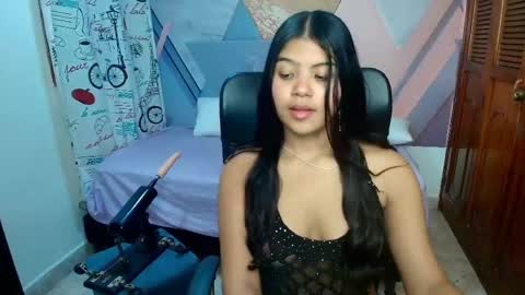 vane_latin18 online show from 04/21/26, 08:01