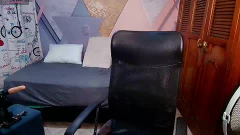 vane_latin18 online show from 05/02/26, 07:19