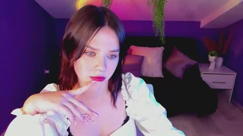 Polly online show from 09/15/25, 01:11