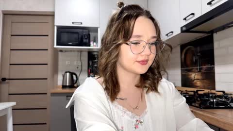 Snapshot of vanesabrazzle chatting on 03/16/26, 01:15 Velma online show from 03/16/26, 01:15