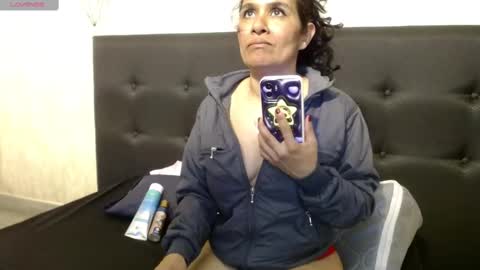 Snapshot of vanessa_7_ chatting on 10/03/25, 10:29 Vanessa online show from 10/03/25, 10:29