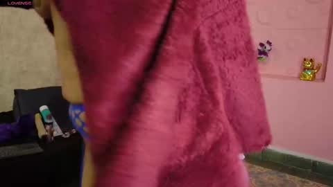 Snapshot of vanessa_7_ chatting on 10/24/25, 09:33 Vanessa online show from 10/24/25, 09:33