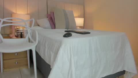 vanessa__cb online show from 06/15/26, 11:34
