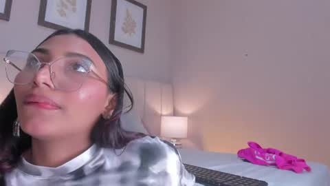 vanessa__cb online show from 06/25/26, 06:34