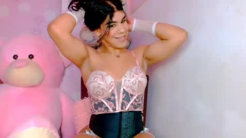 Snapshot of vanessa_brett_1 chatting on 12/05/24, 05:37 vanessa online show from 12/05/24, 05:37