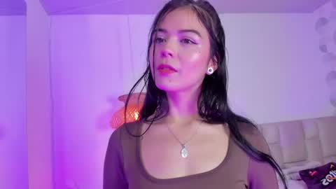Snapshot of vanessa_cruz_18 chatting on 05/30/26, 09:56 Vane online show from 05/30/26, 09:56