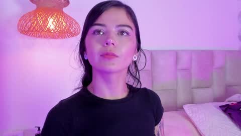 Snapshot of vanessa_cruz_18 chatting on 06/01/26, 10:11 Vane online show from 06/01/26, 10:11